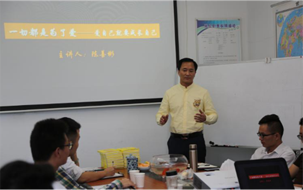 中核西北建设集团四川分公司开展“赠书会”活动