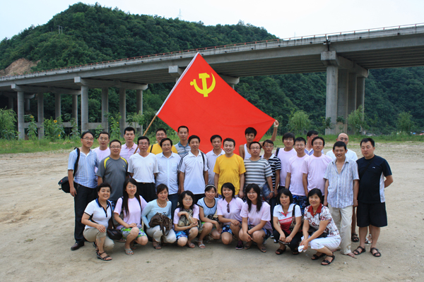 迎七一活动留影