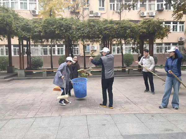 建设集团团委组织“美丽社区，我是行动者”青年团员义务劳动