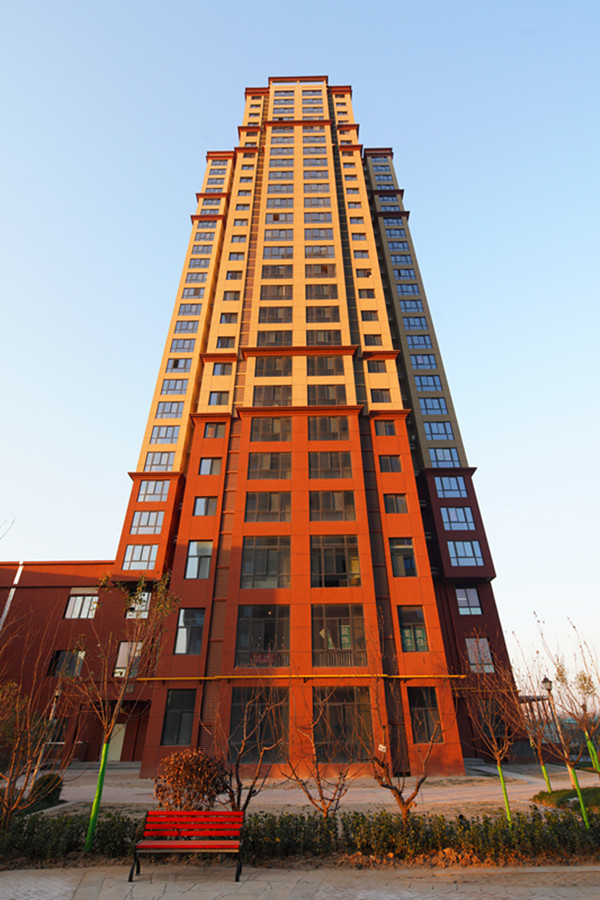 鑫泰苑小区 从小区内部 由正南向正北方向 小区1号楼建筑南立面_副本.jpg