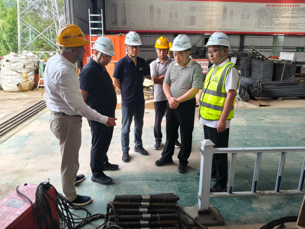 中陕核集团郭建军一行赴公司瑞孟高速公路项目督导检查